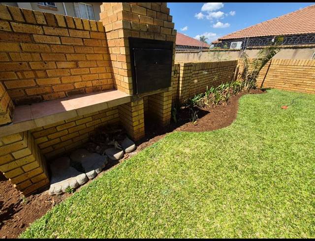 2 BEDROOM TOWNHOUSE FOR SALE IN MONTANA